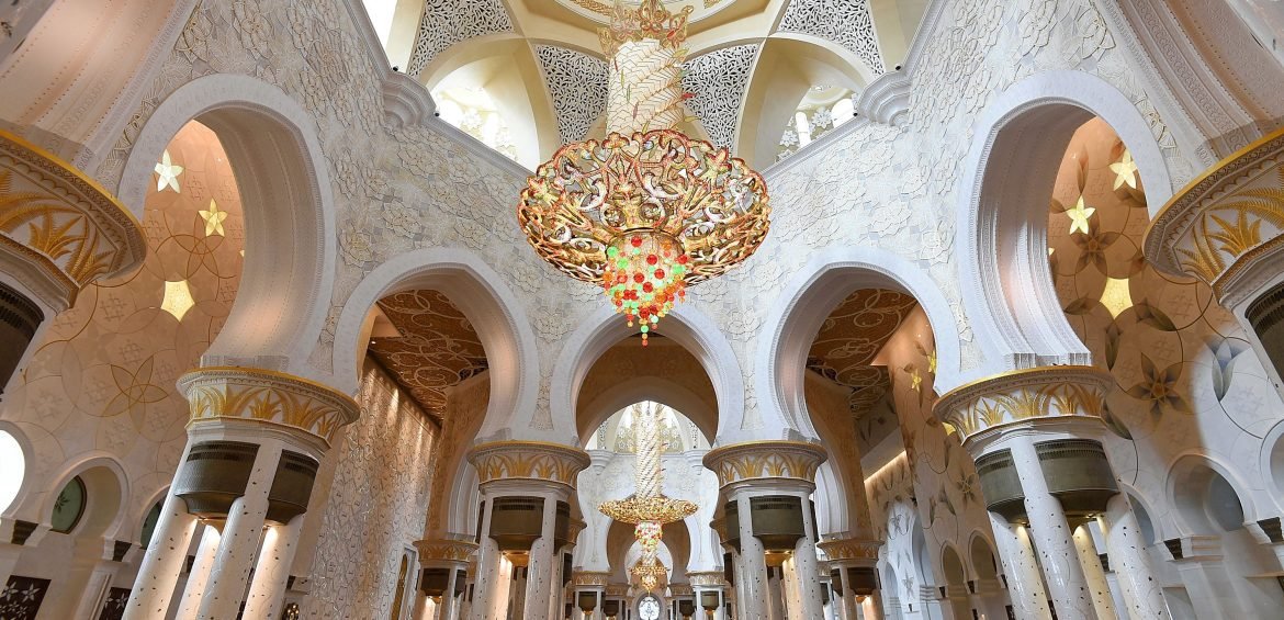 Discover the Beauty of Sheikh Zayed Grand Mosque